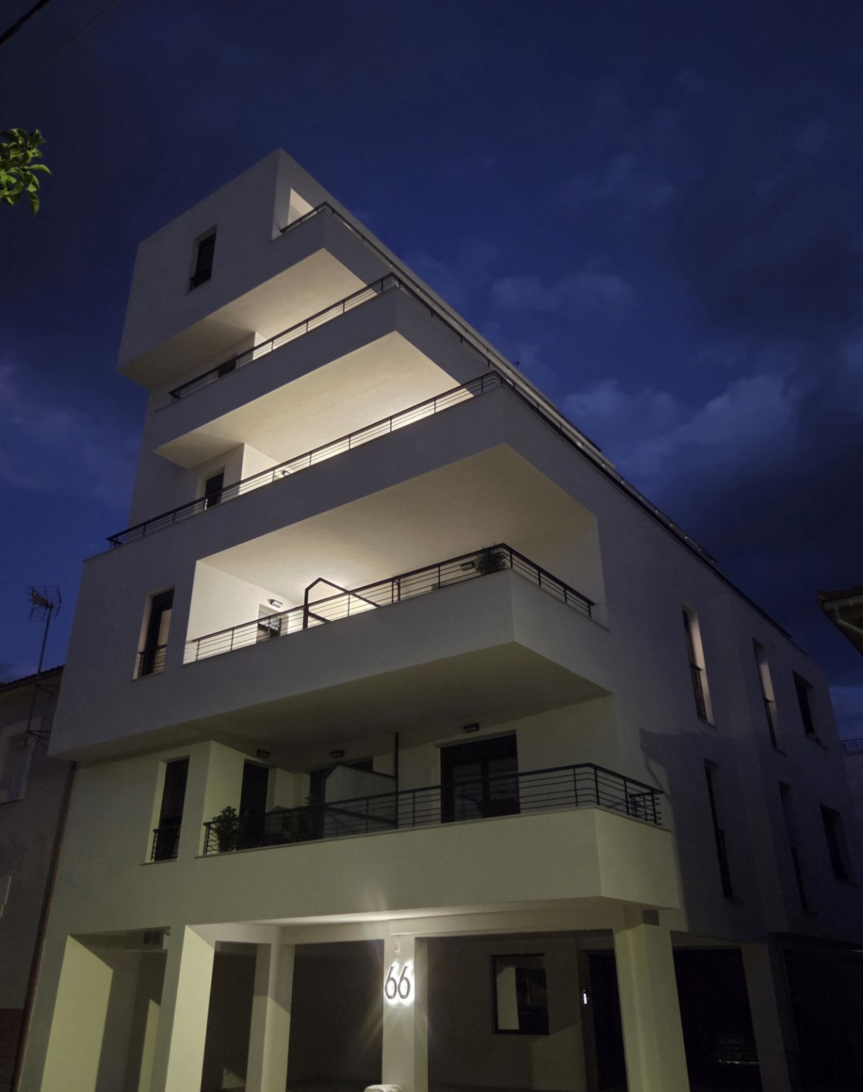 Exterior of St. Constantine Suites Volos with covered parking